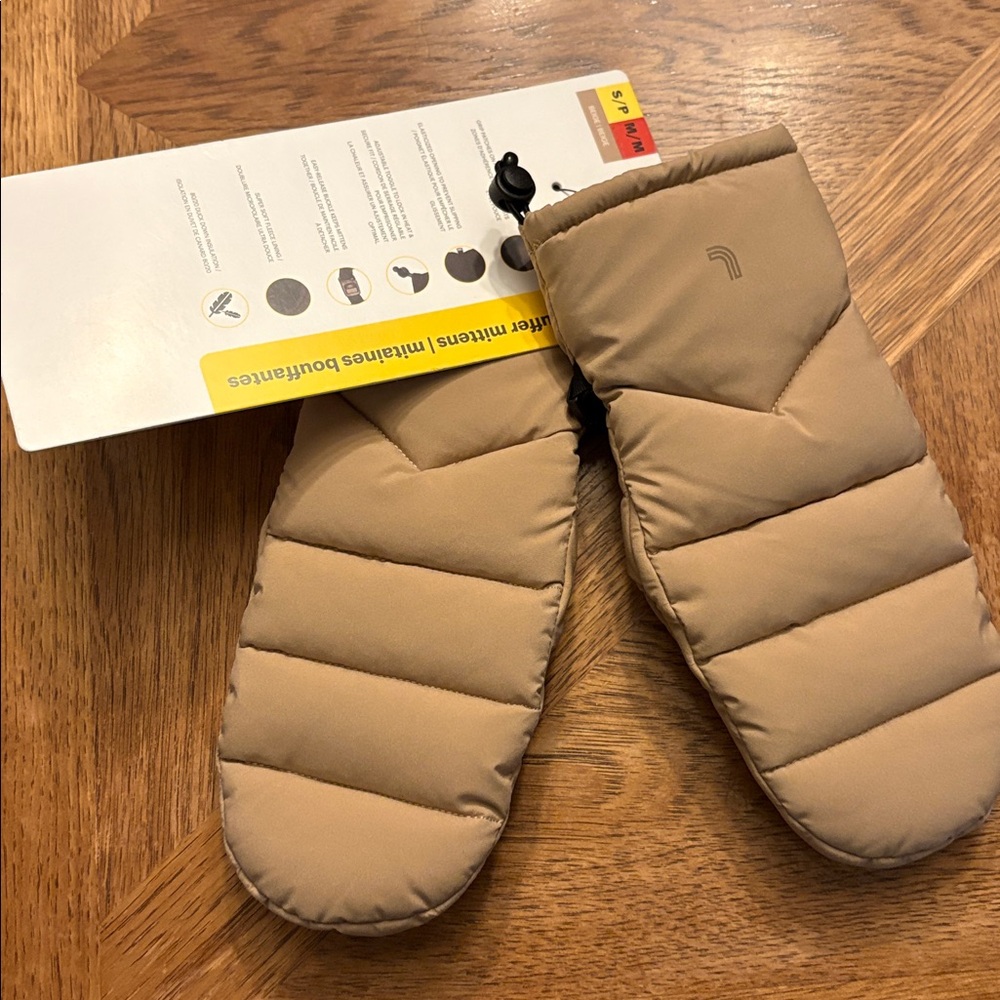 Lole - Women’s Down Puffer Winter Mittens Size small/ medium brand new